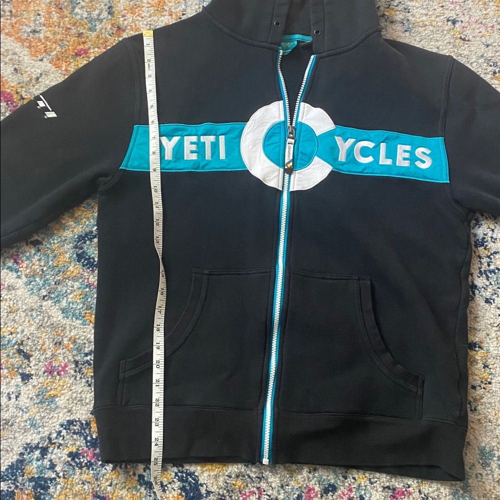 Yeti cycles black/turquoise hoodie. - Picture 6 of 7